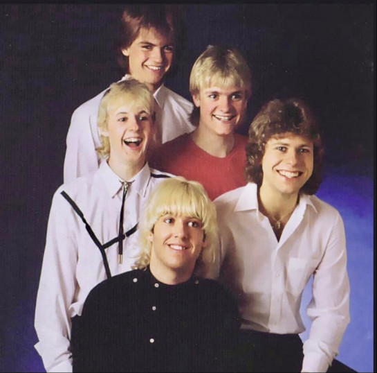 Abstract abstract art 3d 31141940 2560 1600