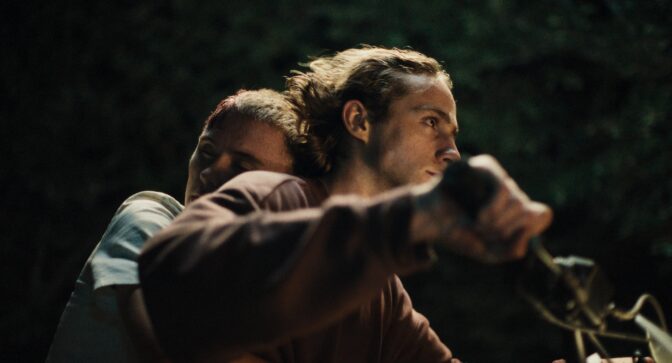 "Kevlarsjäl" är ett svenskt drama som berör.