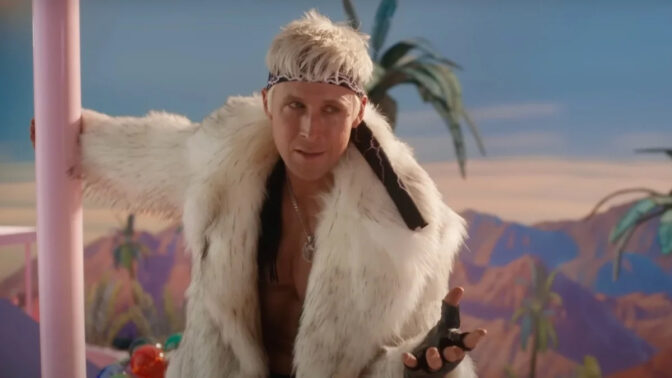 Vi är nyfikna på om det blir ännu en fantasifull kostym för Ryan Gosling.