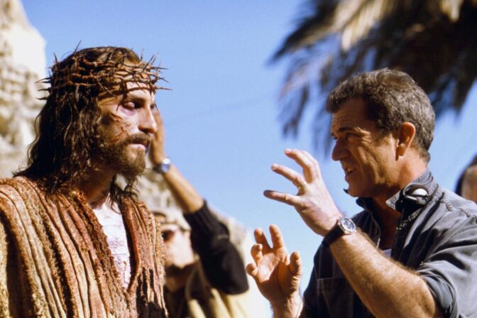 James Caviezel och Mel Gibson under inspelningen av "The Passion of the Christ". 