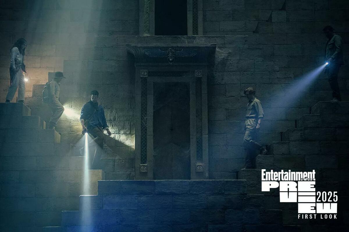 Large 1825dc346d6c648d0e81a6a093d66750 fountain of youth natalie portman john krasinski domhnall gleeson 02 120924