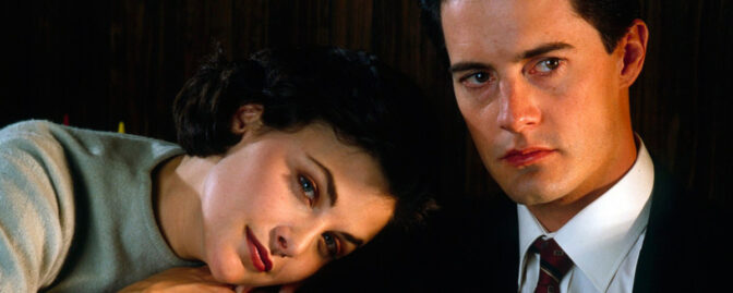 Kan du knäcka de fyra ordpussel som släpptes på ”Twin Peaks” Youtube-kanal i helgen?