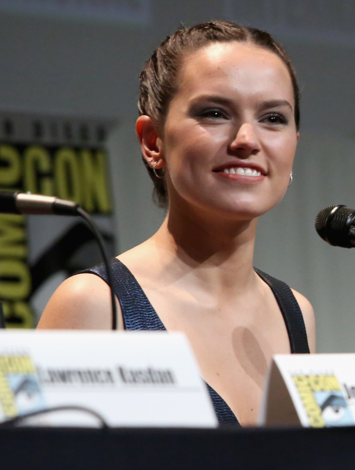 Large 23c1e30e65bd445713dad20d5886170d star wars comic con 2015 panel 30