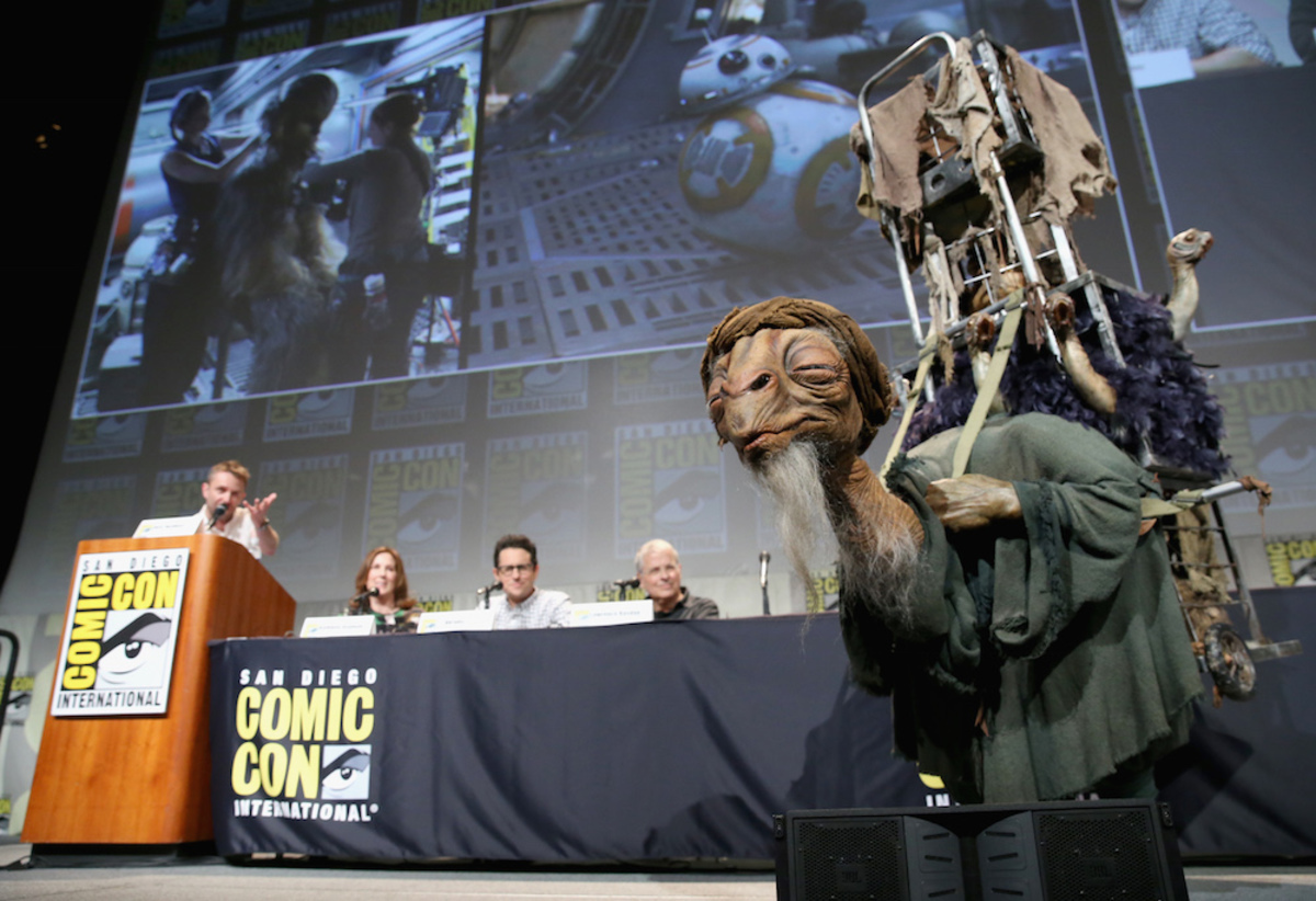 Large 3deca1895f7349303b91384f3c4483ac large 23c1e30e65bd445713dad20d5886170d star wars comic con 2015 panel 7 1
