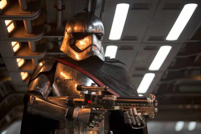 Gwendoline Christie snackar Captain Phasma