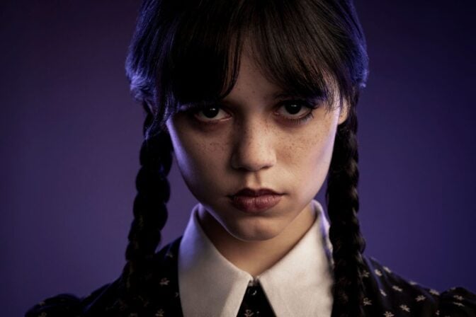 "Olycklig" klär ju åtminstone Wednesday Addams.