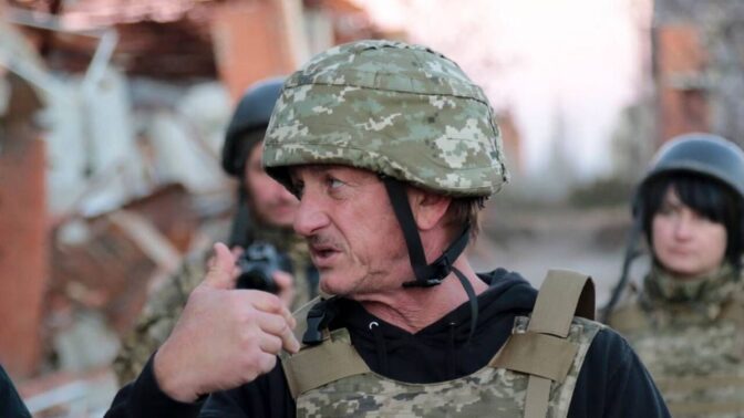 Sean Penn filmar dokumentär i Ukraina