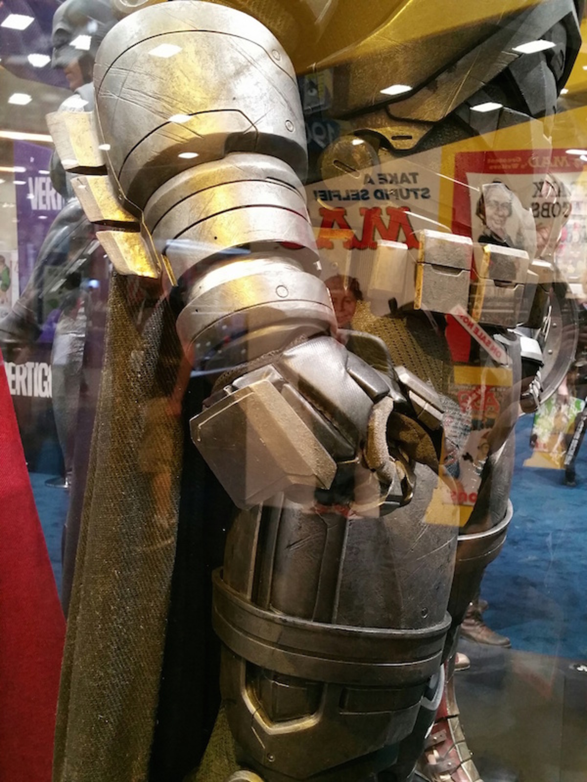 Large 69605bf1616db07eece2a37e656f9f8c batman v superman armor comic con image1