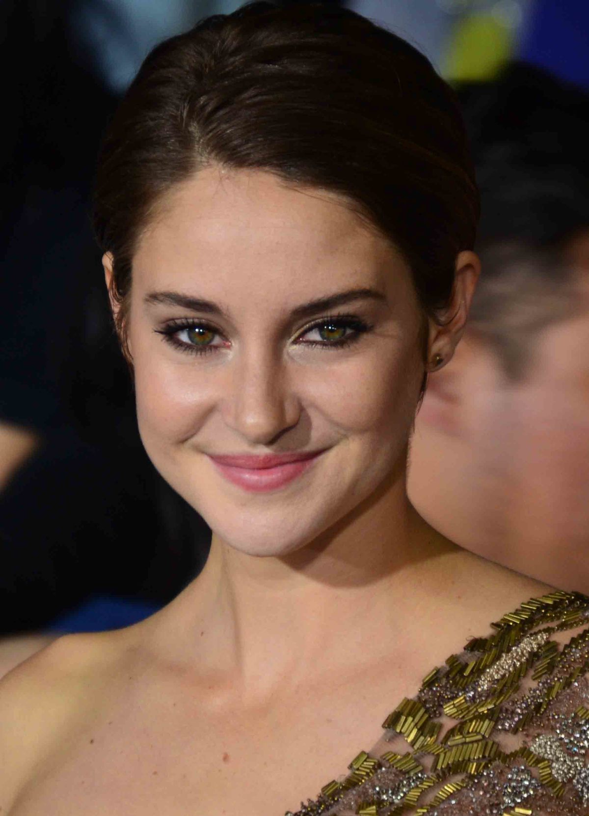 Large 73ffa5af5b8296425406842f01b228a5 shailene woodley march 18  2014  cropped 