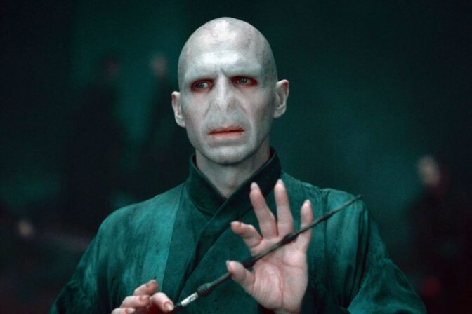 Ralph Fiennes som Voldemort i Harry Potter-filmerna. 
