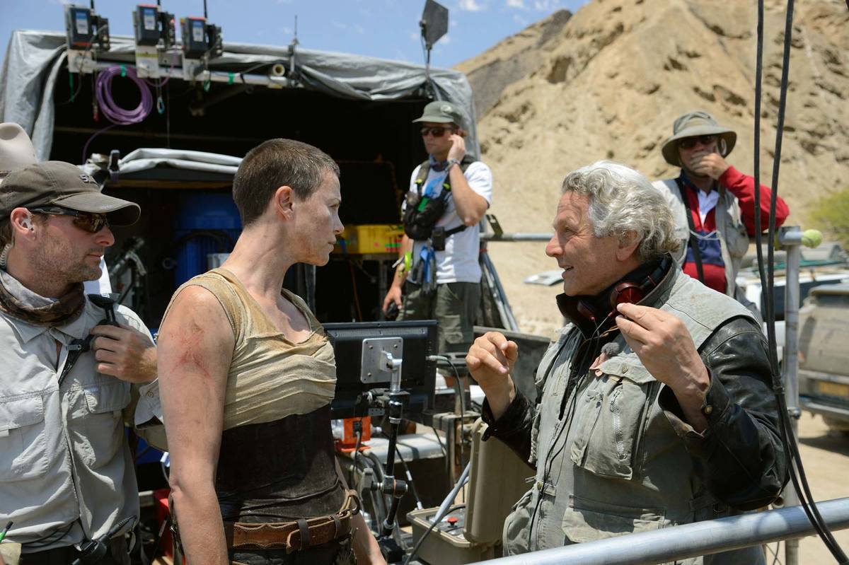 Large 8d73e605683ee0c6db239c6c6e92b543 george miller filming charlize theron mad max