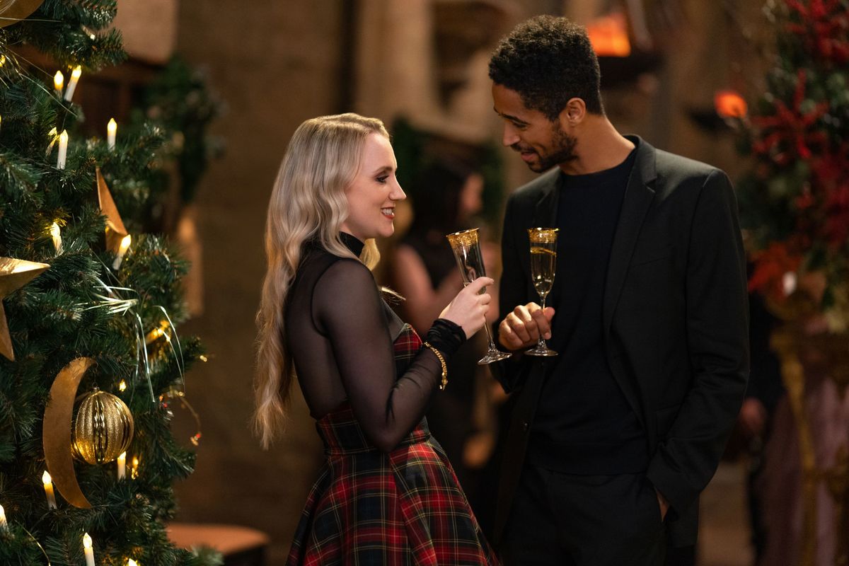 Large 9e6cba56bb0fab522b16d1e0f319a28b harry potter 20th anniversary return to hogwarts hp20 111721 nw 0463 r rgb