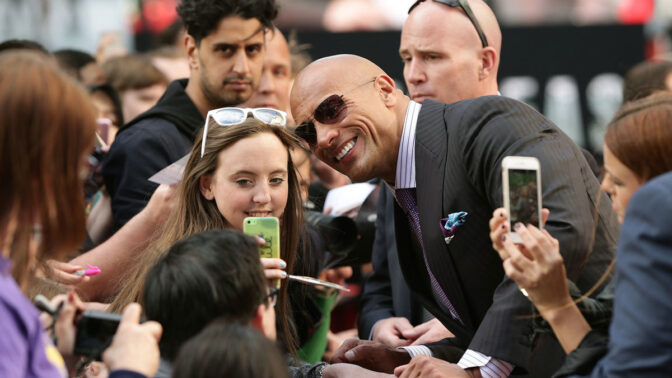 Dwayne Johnson slog selfie-rekord på röda mattan