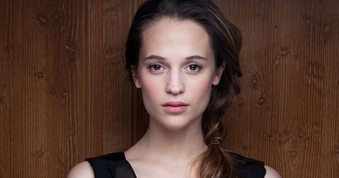 Alicia Vikander tror att hennes Lara Croft kommer överraska