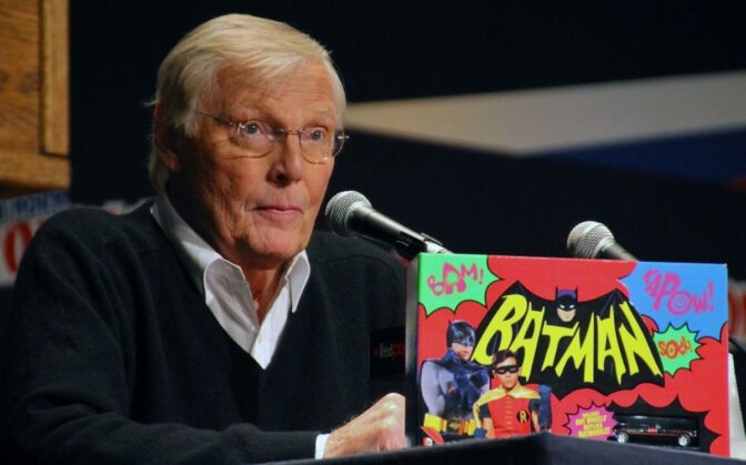 Adam West är död