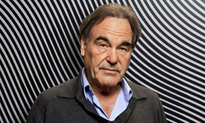 Oliver Stones manus ratas