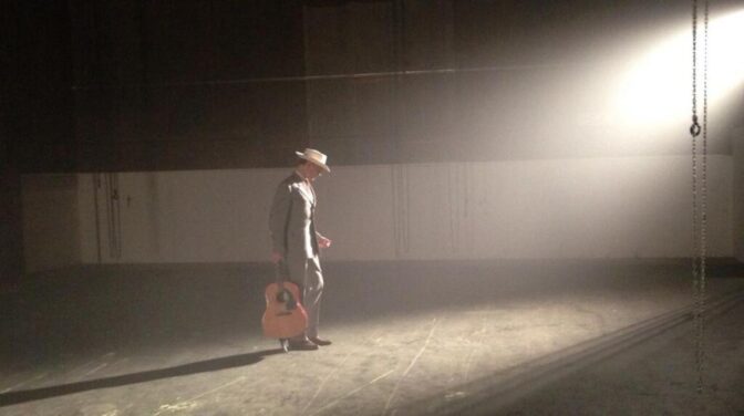 Tom Hiddleston som countrylegenden Hank Williams