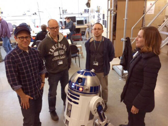 Fans får bygga R2-D2
