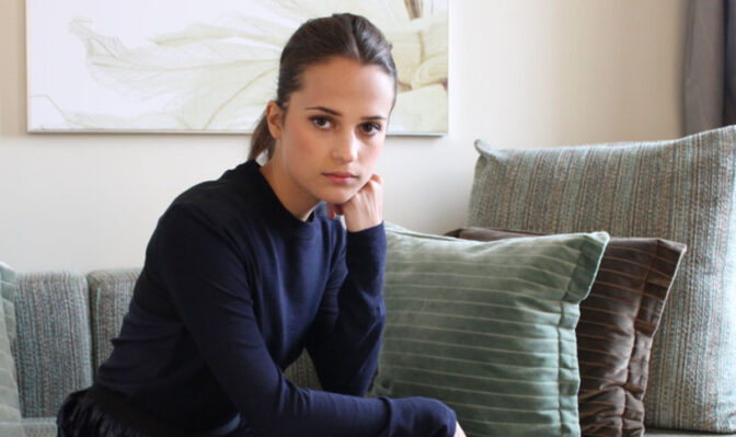 Alicia Vikander Says ”Ex Machina” Will Be Twisted