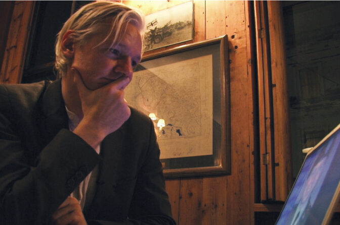 Julian Assange i festivaljury