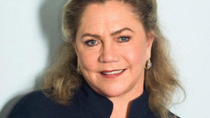 Kathleen Turner i dum roll