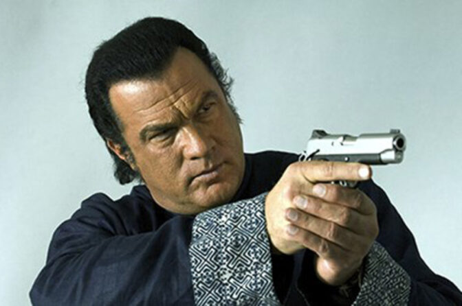Seagal hånar Neeson: ”Han är ingen actionhjälte”