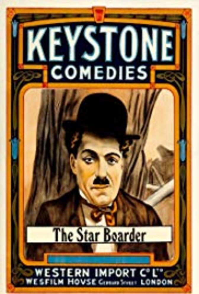 Charlie spelar tennis