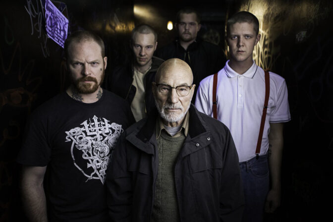 Patrick Stewart är skitarg i "Green Room".