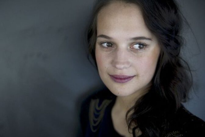 Alicia Vikander filmar med Keira Knightley