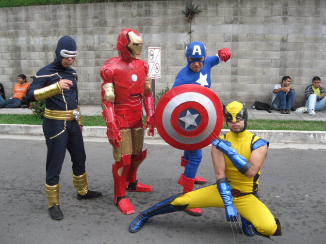 Superhjältar välkomnas på ”Avengers”-gala