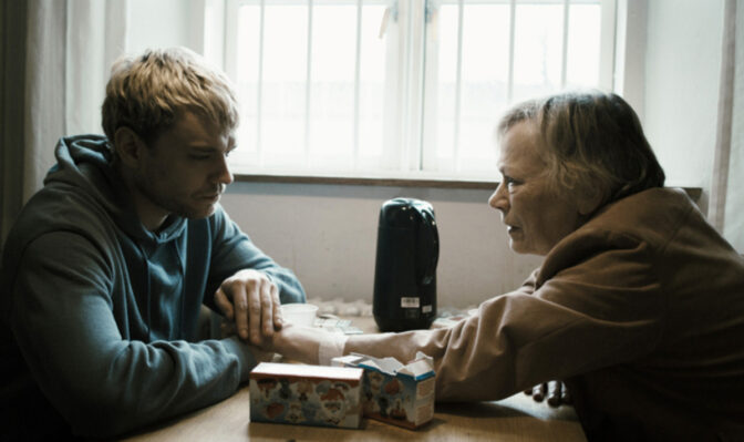 R – Slå först, slå hårdast