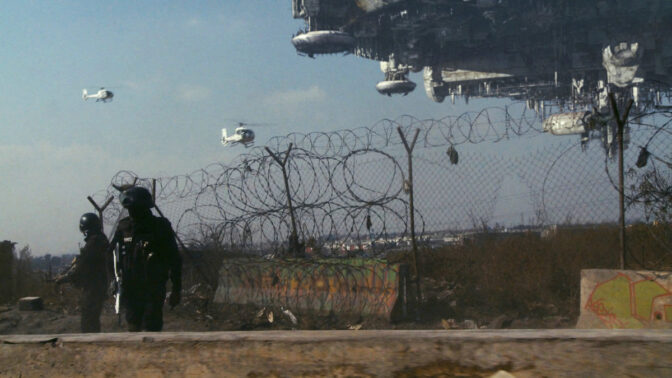 Kritikerna älskar ”District 9”