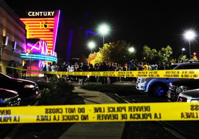 Massaker vid amerikansk ”Dark Knight Rises”-premiär
