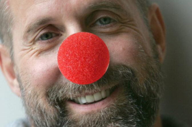 Stormare gör clownskräckis