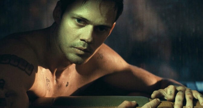 Bill Skarsgård i "Locked".