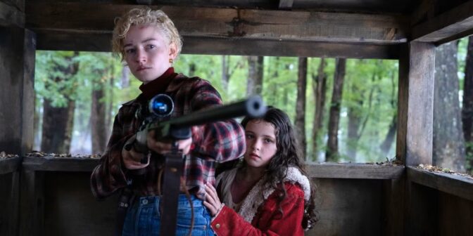 Nu på Netflix: Gott om action och äckel i sevärd varulvsrysare från 2025
