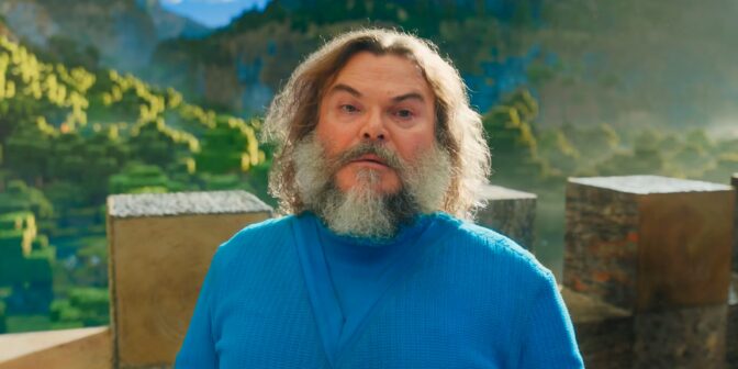 Jack Black överraskar publiken innan visningen av "Minecraft"-filmen. 