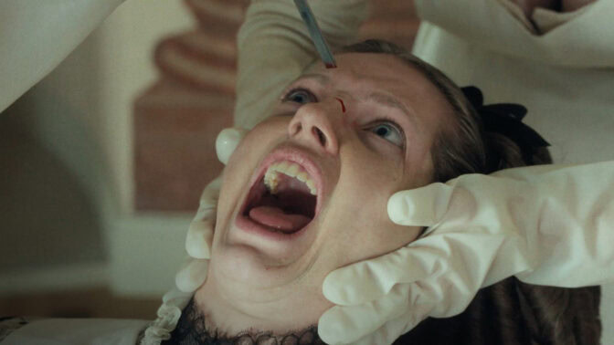 "The Ugly Stepsister" chockar publiken med grafiska scener. 