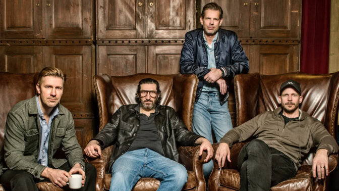 Gustaf Skarsgård, Fares Fares och Linus Wahlgren i Alex Schulmans långfilmsdebut.