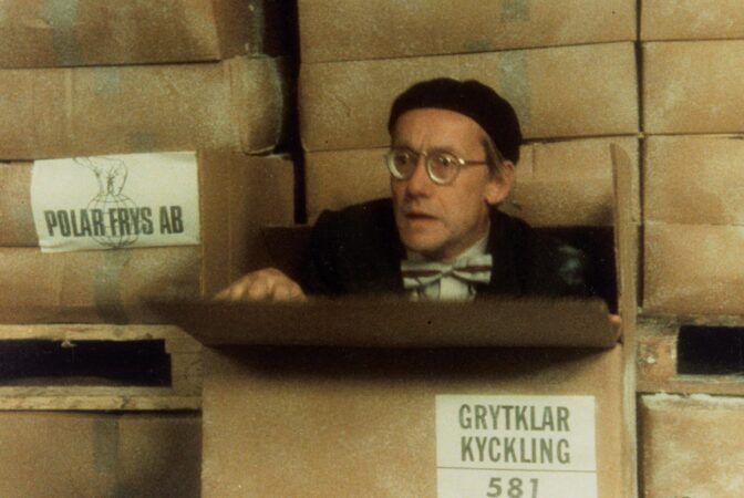 Gösta Ekman utklädd till en grytklar kyckling.