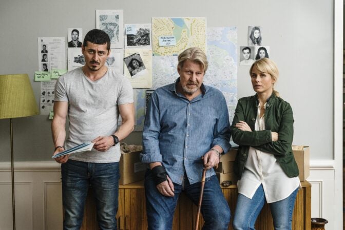 Rolf Lassgård, Helena af Sandeberg och Alexej Manvelov i rollistan