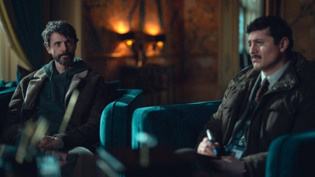 Matthew Goode och Alexej Manvelov i den första säsongen av "Dept. Q".