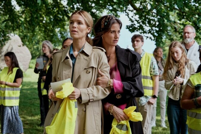 Marie Bach Hansen och Danica Curcic i nya Netflix-serien "Reservatet". 