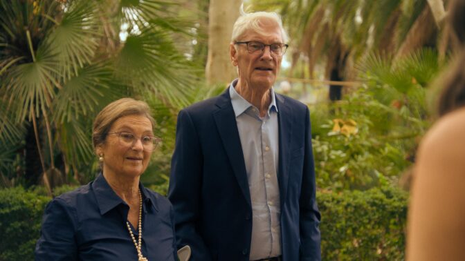 Stjärnspäckat gäng i Felix Herngrens nya dramakomedi.