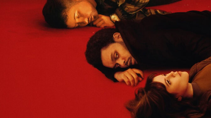 I "Hurry Up Tomorrow" ser vi Abel Tesfaye (The Weeknd), Jenna Ortega och Barry Keoghan.