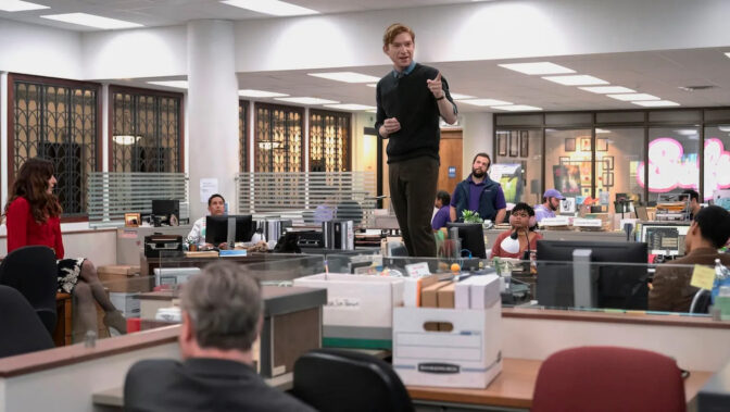 Domhnall Gleeson i "The Paper".