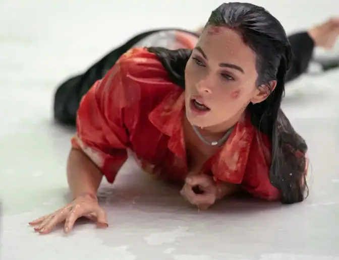 Megan Fox har en tuff dag framför sig. 