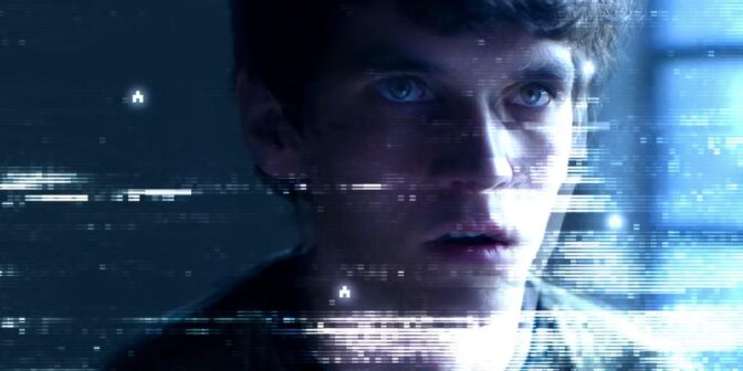 Fionn Whitehead låter dig styra hans liv.