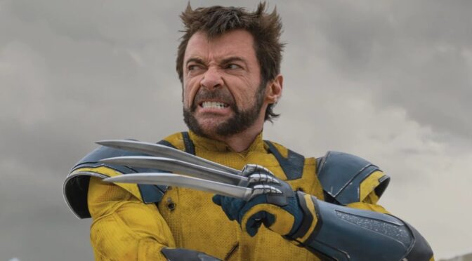 Hugh Jackman i "Deadpool & Wolverine", en film som jag förväntar mig kommer framstå som trist i jämförelse med "A Sheep Detective Movie".