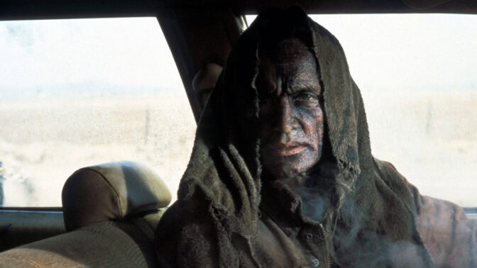 Bränt barn skyr elden? Lance Henriksen har råkat ut för saker i "Near Dark".